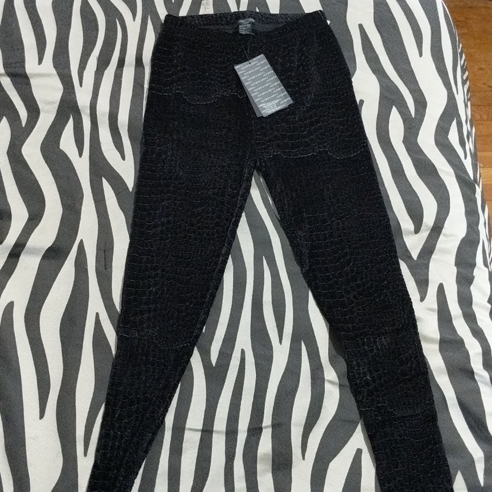 Black velvet crocodile leggings